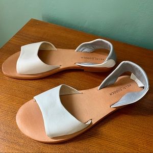 NEW Kelsi Dagger KDB Clarkson Metallic Flat Sandal